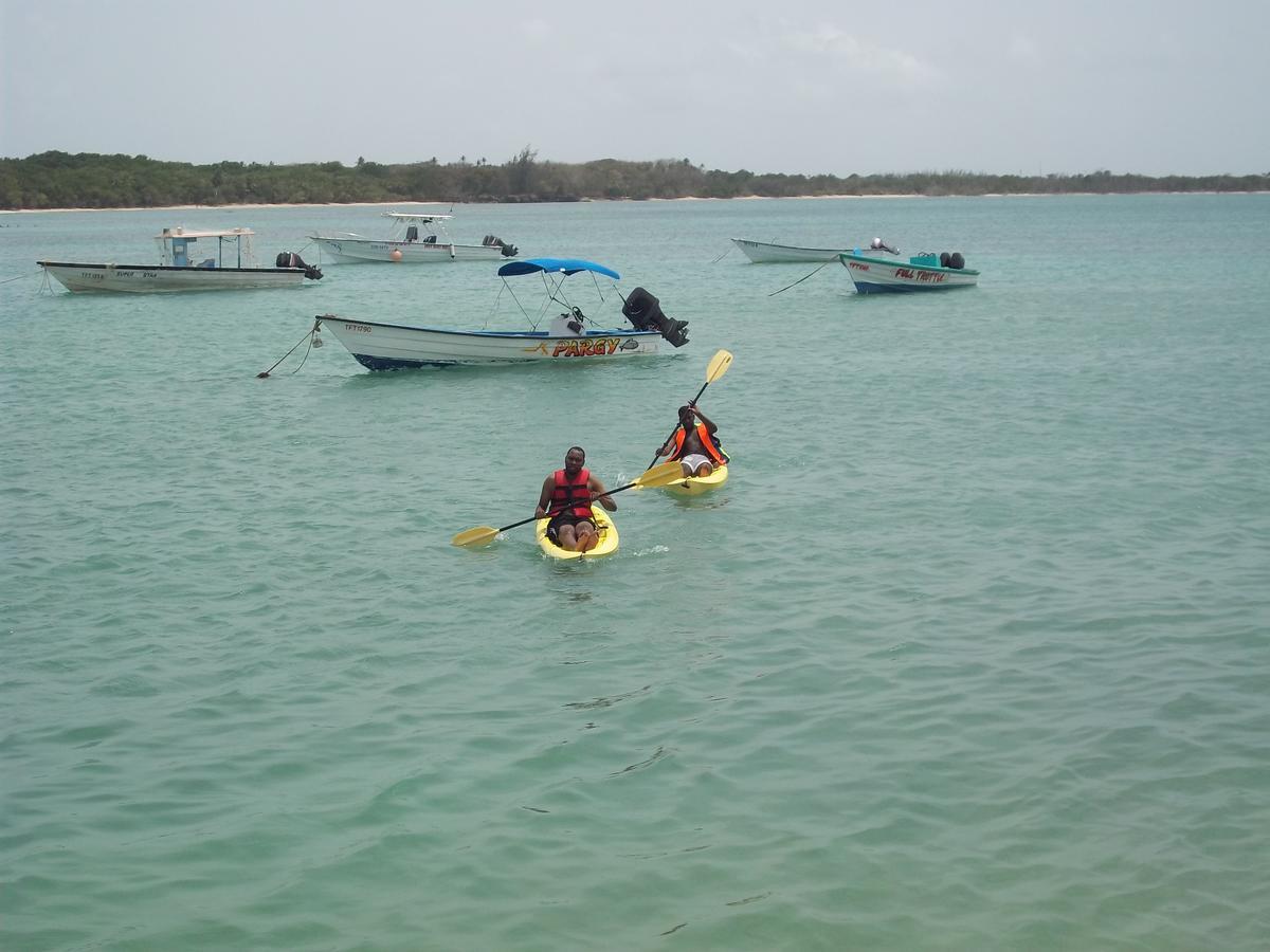 Buccoo Reef View Hotel Bagian luar foto